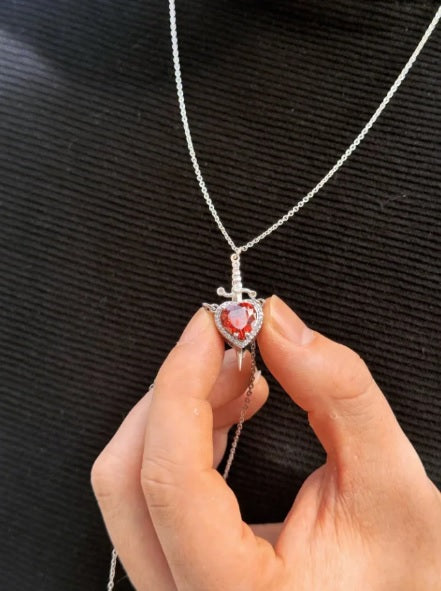 Conjunto Colares Coração e Espada