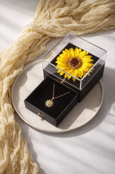 Colar de Girassol + Caixa com Flor Eterna