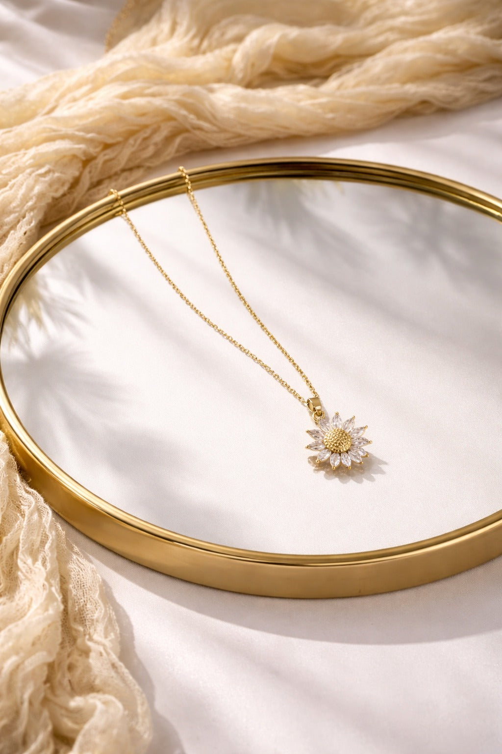 Colar de Girassol + Caixa com Flor Eterna